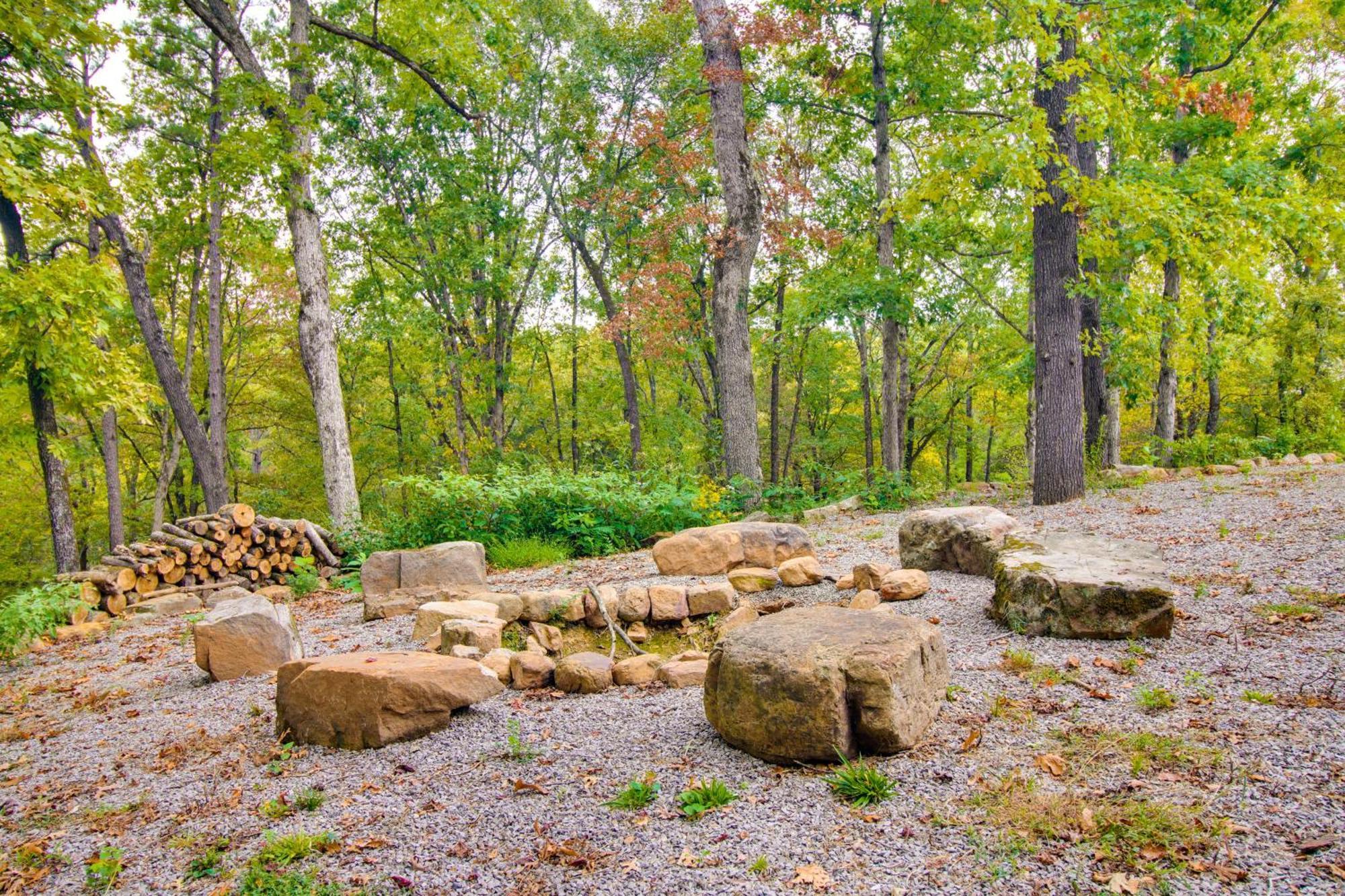 Ozark Mountain Cabin Rental On 300-Acre Ranch Exterior photo